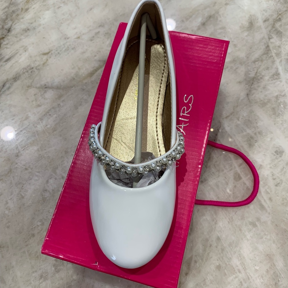 Girls dress shoe